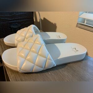 Marc Fisher LTD Imenal White Leather Slide 7.5 M